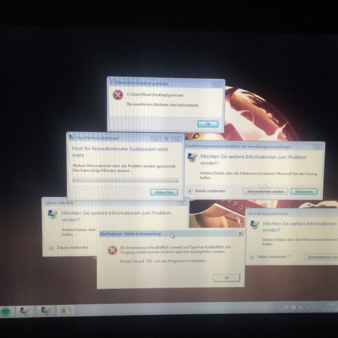 Das sind die ganzen fehlermeldungen :/ - (Virus, Fehlermeldung, Windows7)