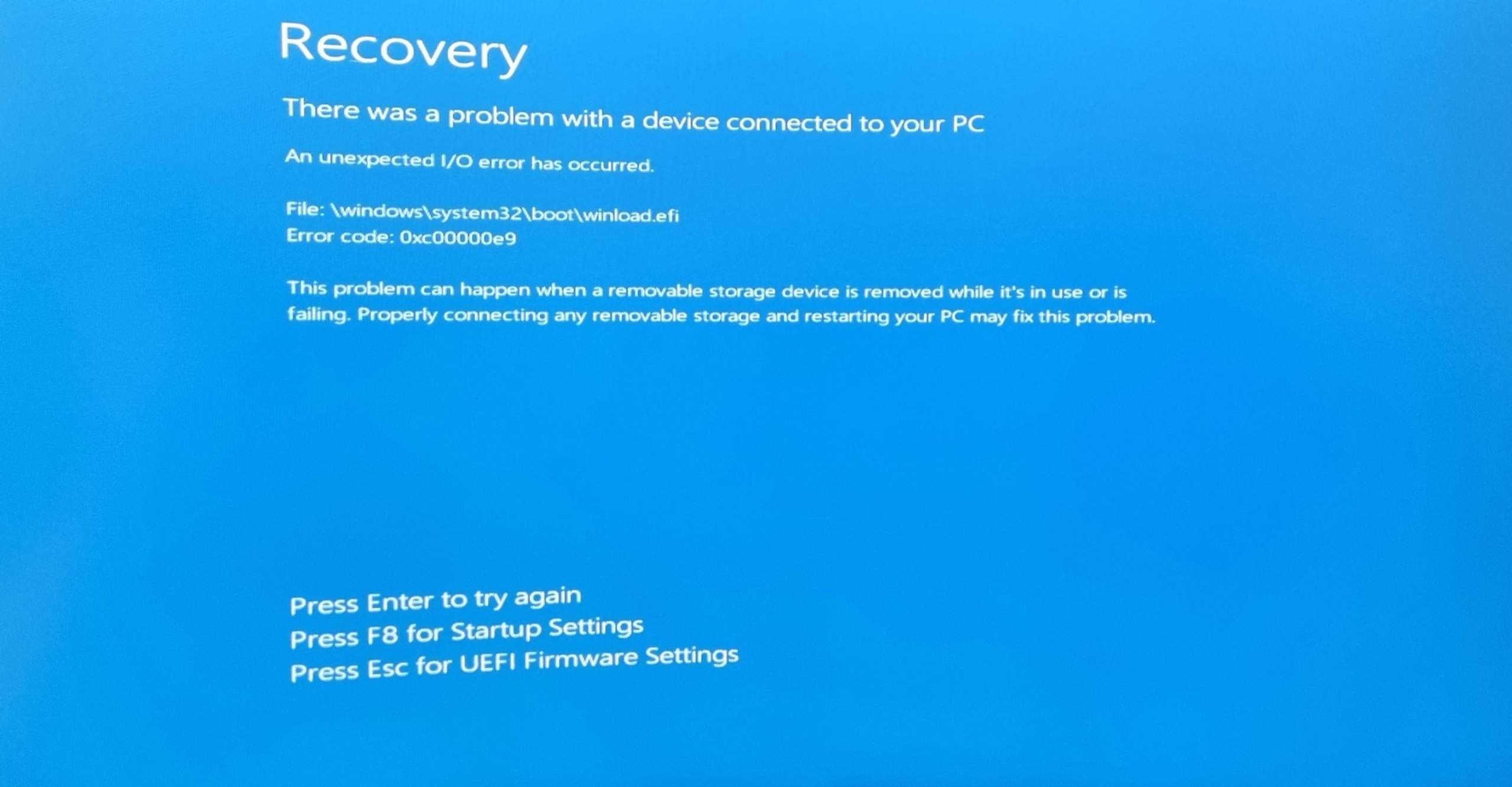 Windows Fehler 0xc00000e9 Winload.efi? (Computer, PC, booten)