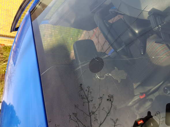 Windschutzscheibe Kaputt Haftpflicht Auto Und Motorrad Spiegel