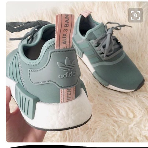 Woher sind diese Schuhe - (Schuhe, adidas, Sneaker)