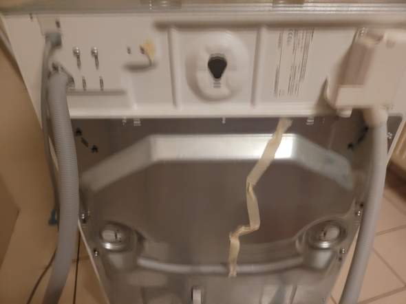 Wo befestige ich den Frischwasserschlauch (Waschmaschine)?