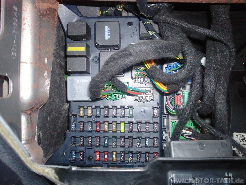 Wo befindet sich Sicherung von Zigarettenentzünder 15A? (Auto, Werkstatt)