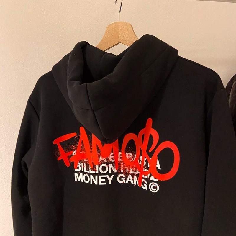 Wo bekomme ich diesen Hoodie her (FAMOSO)? (Kleidung, Mode) Wo bekomme ich diesen Hoodie her (FAMOSO)? (Kleidung, Mode)