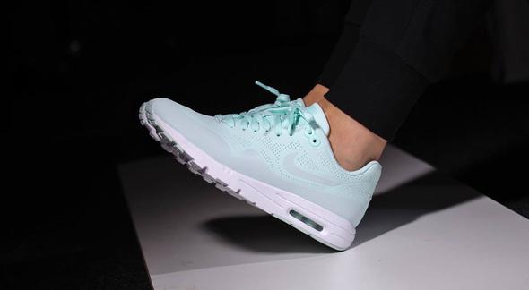 Wo bekomme ich Nike Air Max Ultra Moire in Mint her? (Kleidung, Mode