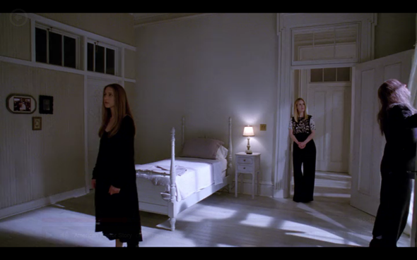 das hier - (Bett, ahs)