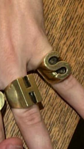 Wo Finde Ich Solche Buchstaben Ringe Ring Schmuckstuck