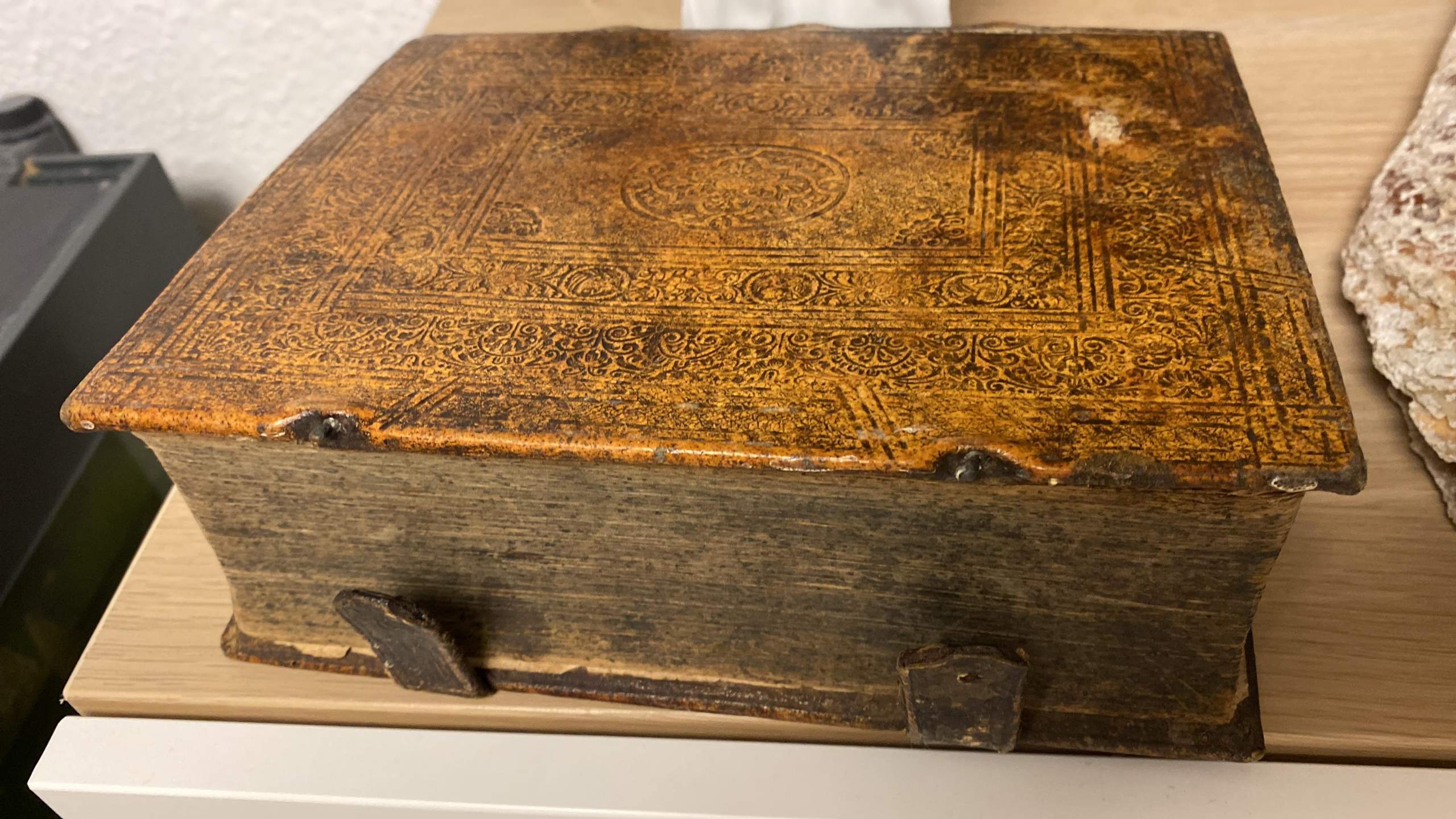 Wo Kann Ich Antike Möbel Verkaufen Wo kann man antike Bücher schätzen lassen? (Buch, Literatur, Wert)