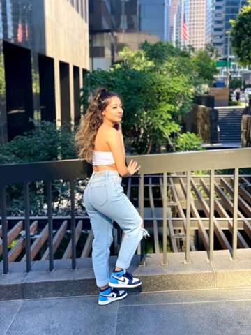 Wo Kann Man Mom Jeans Fur Kleine Frauen Finden Mode