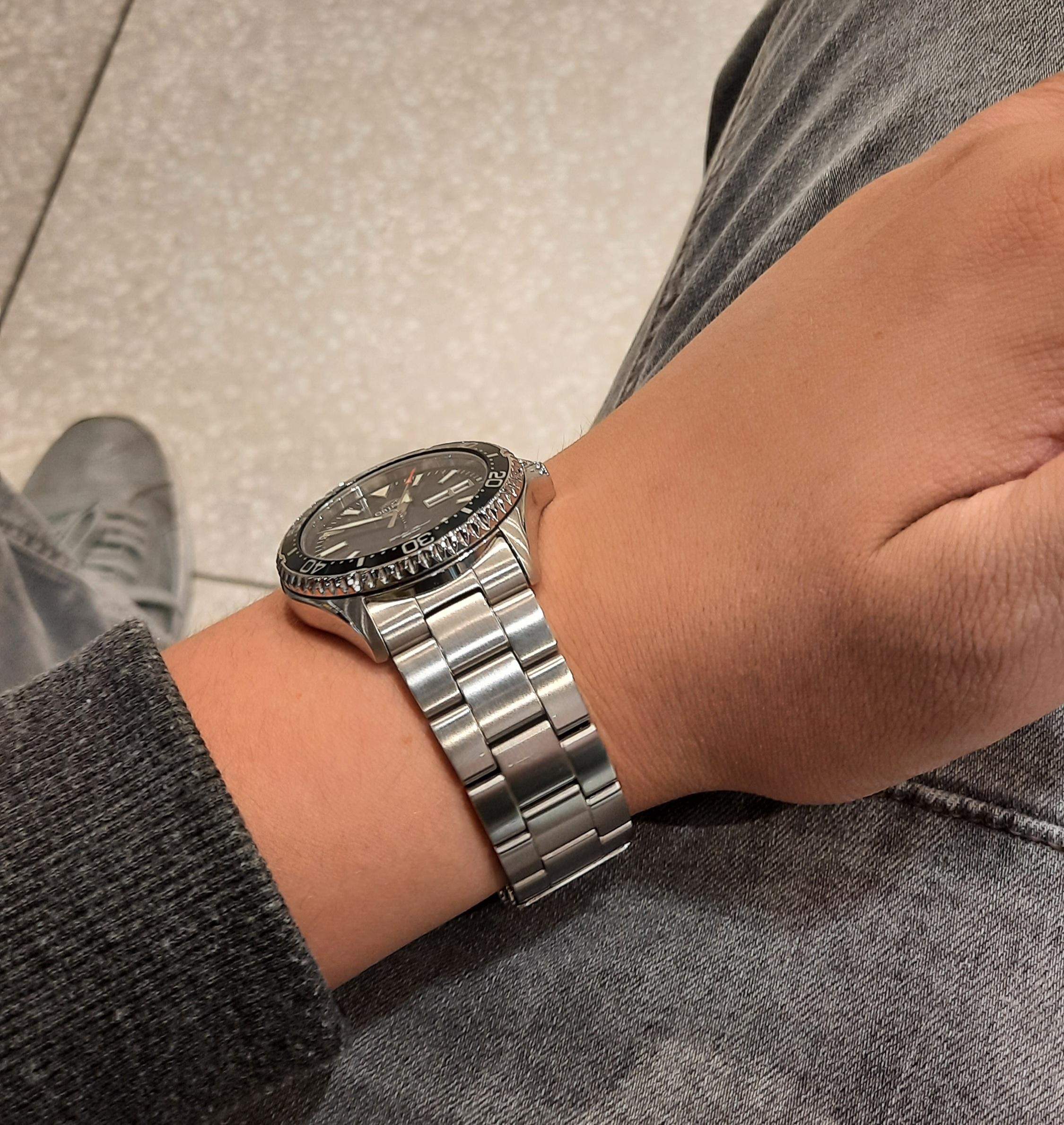 Wo sollte eine Uhr am besten sitzen? (Schmuck, Silber, Armbanduhr)
