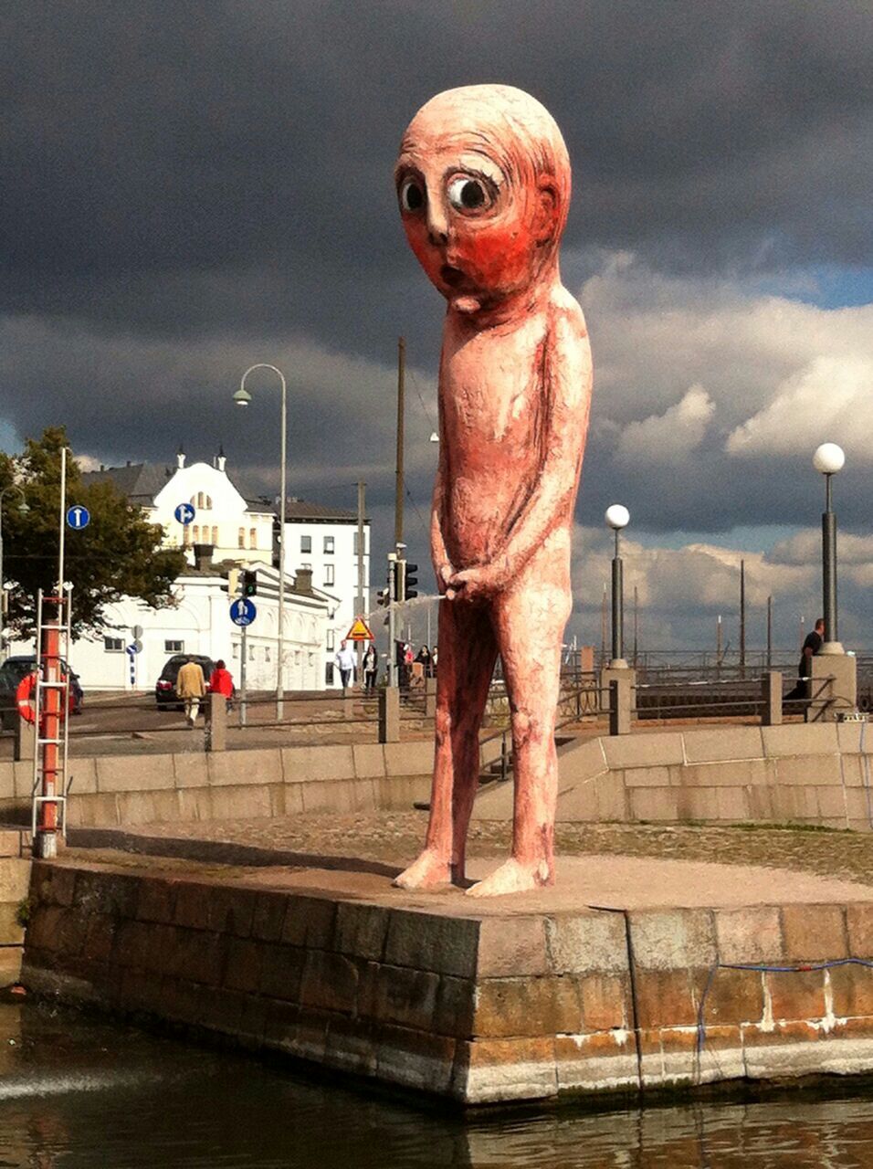 Wo steht diese komische Statue?! (Hamburg, hässlich, gruselig)