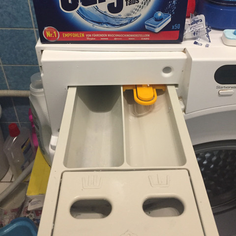 Wo tuh ich denn calgon tab für entkalken hin? (Waschmaschine, Entkalkung)