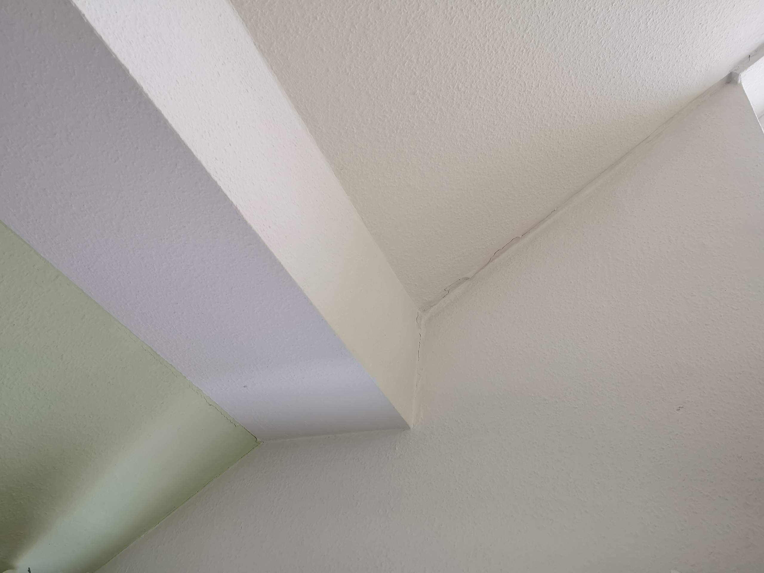 Wodurch entstehen die Risse an der Decke? (Haus, Hausbau, Statik)