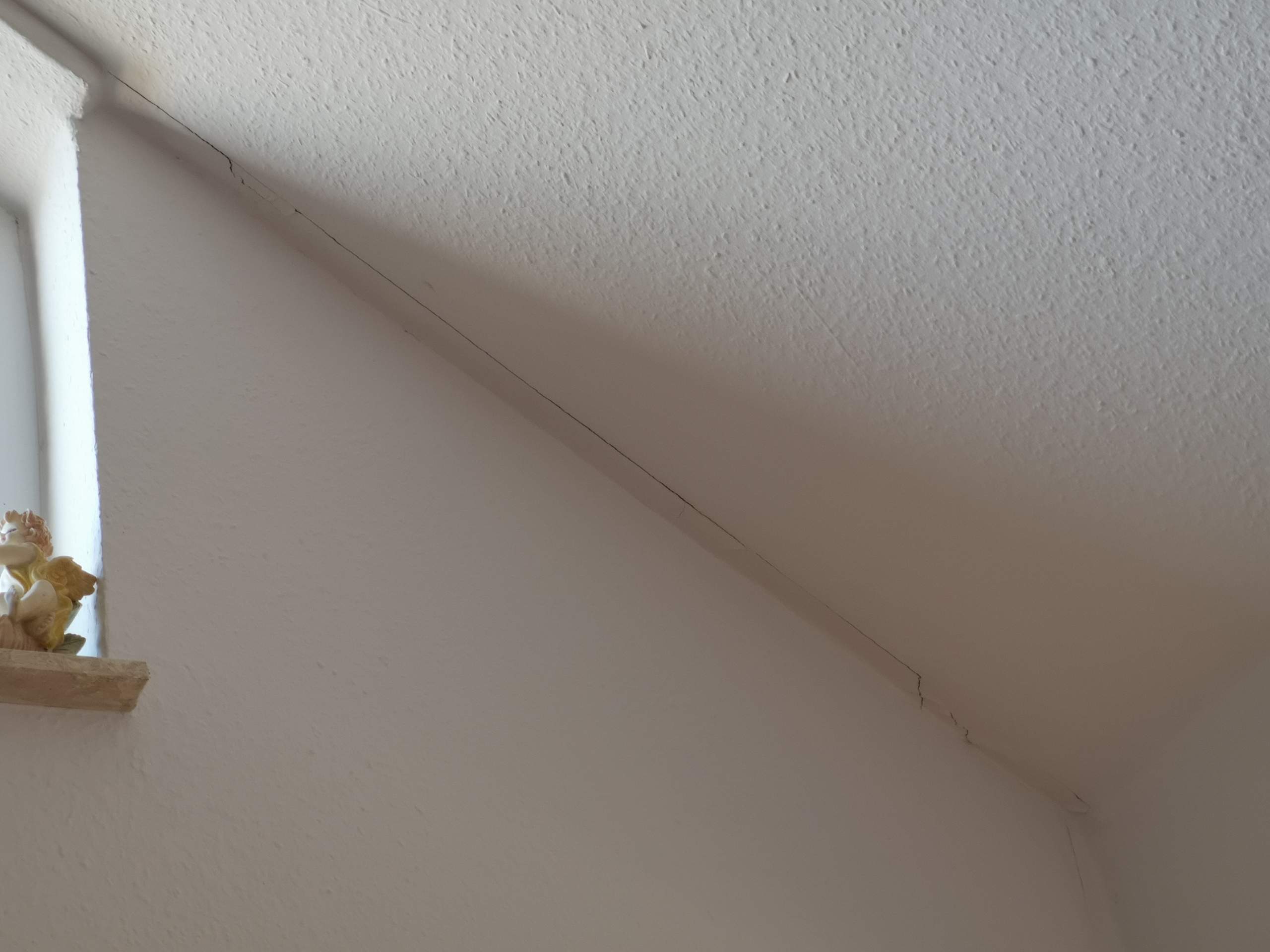 Wodurch entstehen die Risse an der Decke? (Haus, Hausbau, Statik)