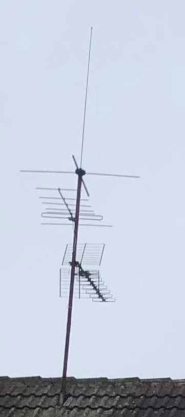 Antenne, für den seitlichen Anbau an A-Säule. Verchromt. Diese Antennen  waren bei vielen französischen Fahrzeugen ver
