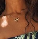 Libelle oder Vogel, auf jeden Fall mit Flügel - (Schmuck, Kette)