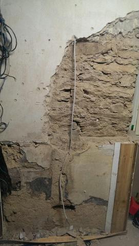 das ist ein stück der besagten wand - (Handwerk, Zimmer, renovierung)