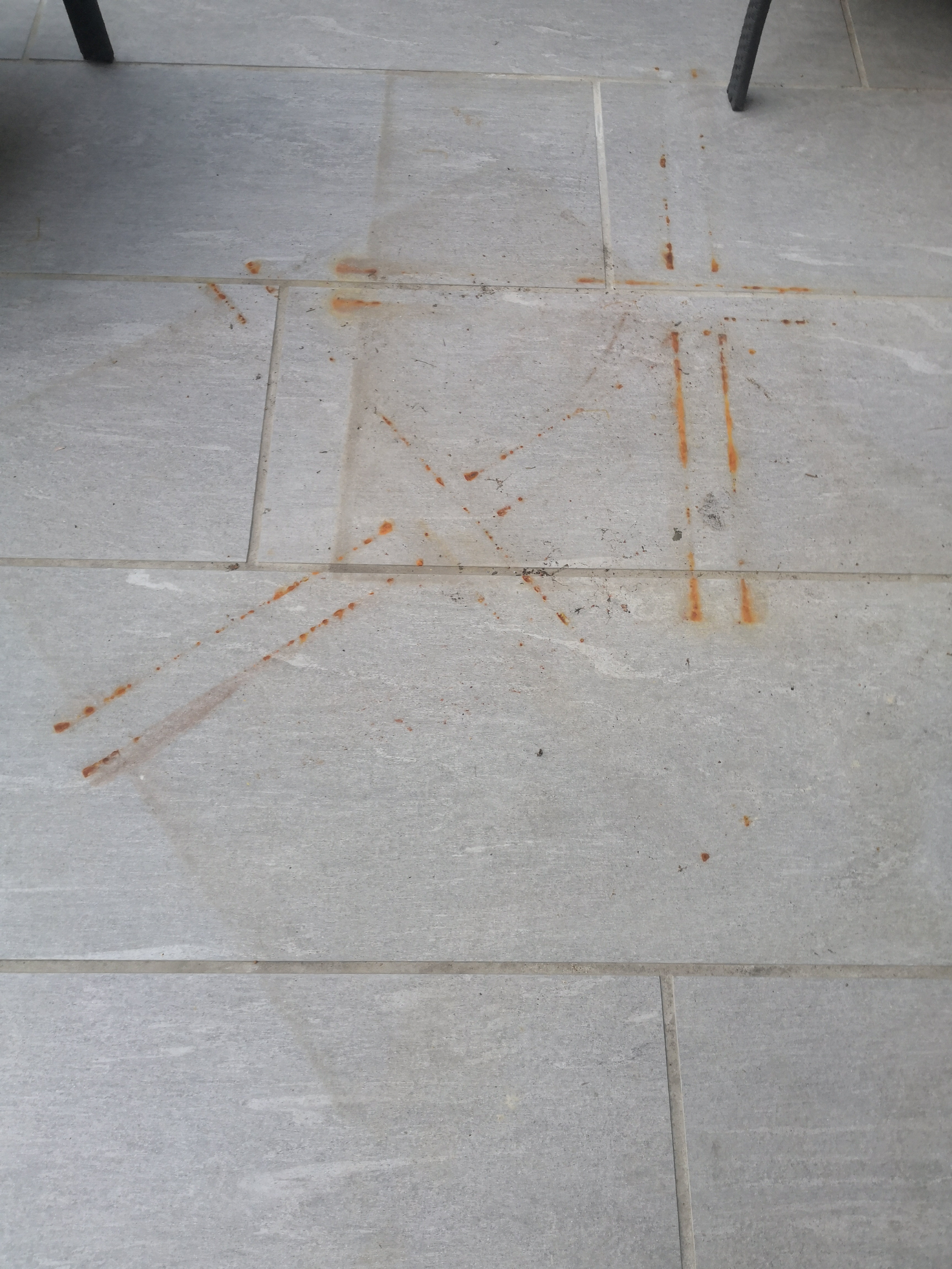 Womit Bekomme Ich Rostflecken Auf Steinplatten Weg