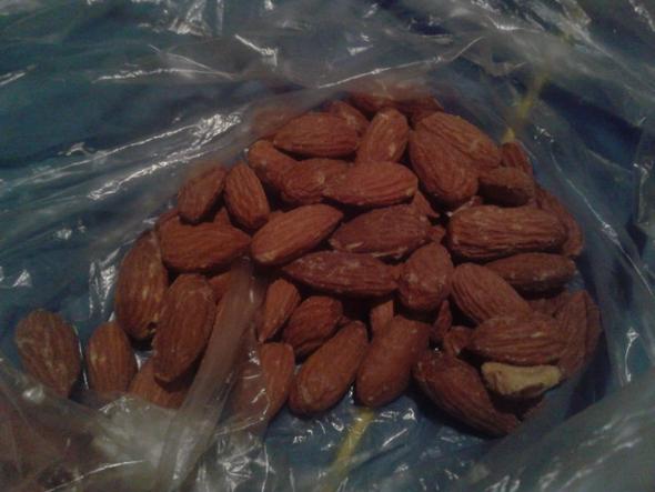 Woran erkenne ich ob ich gerade Bittermandeln (welche giftig sind) oder