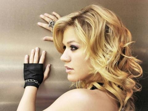 kelly clarkson - (Haare, Frisur, Locken)