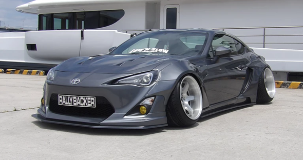 - (Auto, Tuning, Werkstatt)
