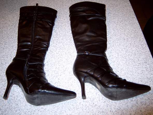 - (Stiefel, High Heels, Stöckelschuhe)