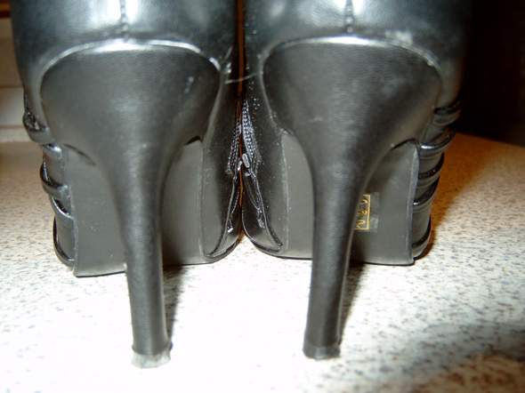 - (Stiefel, High Heels, Stöckelschuhe)
