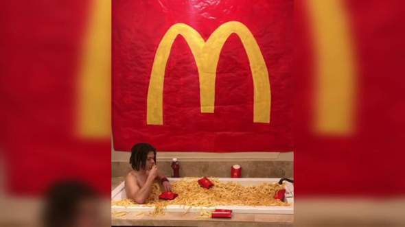 Würdet ihr gerne in McDonalds Pommes Frites baden?