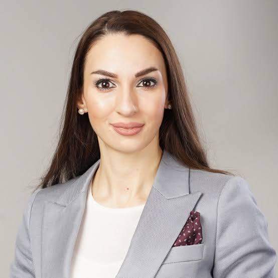Würdet ihr mit der AfD-Politikerin Enxhi Seli-Zacharias ein Bier ...