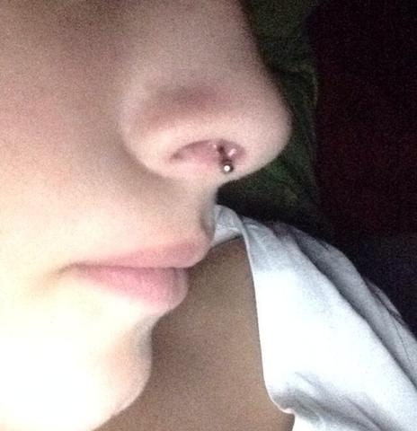 Seite - (Septum-Piercing, falsch gestochen )