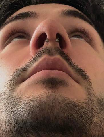 - (Piercing, Piercer, Piercingstudio)