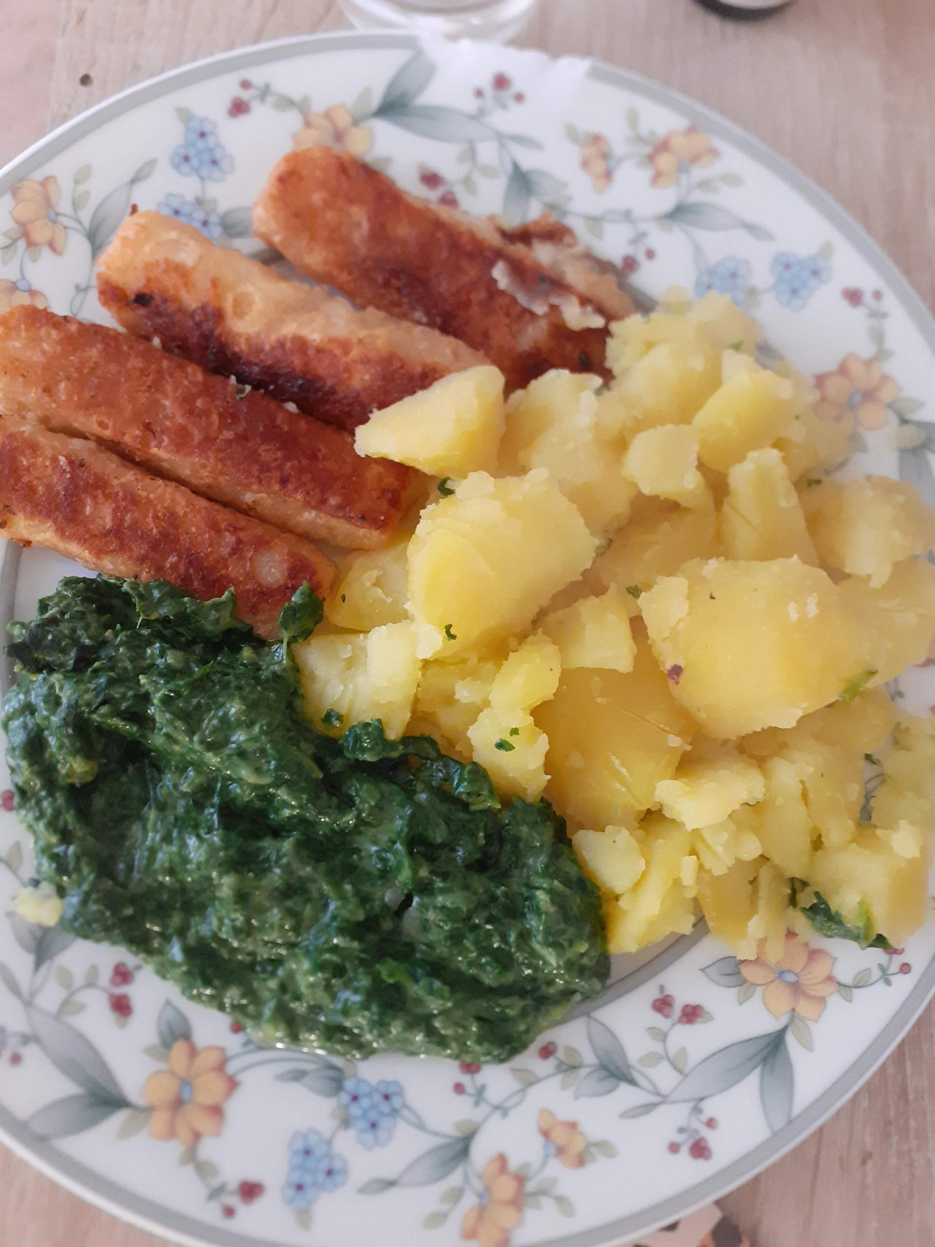 Wwarum hat Spinat mit Kartoffeln und Fischstäbchen so wenige kalorien ...