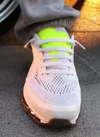 Wie heißen diese Schuhe?(siehe Bild)? (Mädchen, Mode, Nike) Wie heißen diese Schuhe?(siehe Bild)? (Mädchen, Mode, Nike)