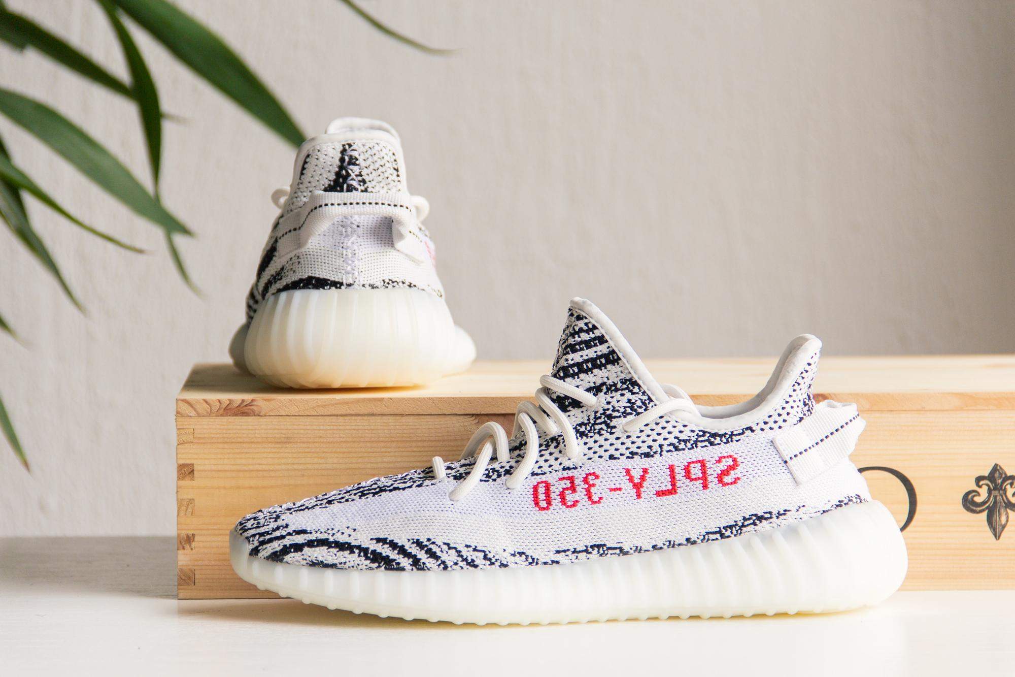 Yeezy zebra Style Outfit Sneaker