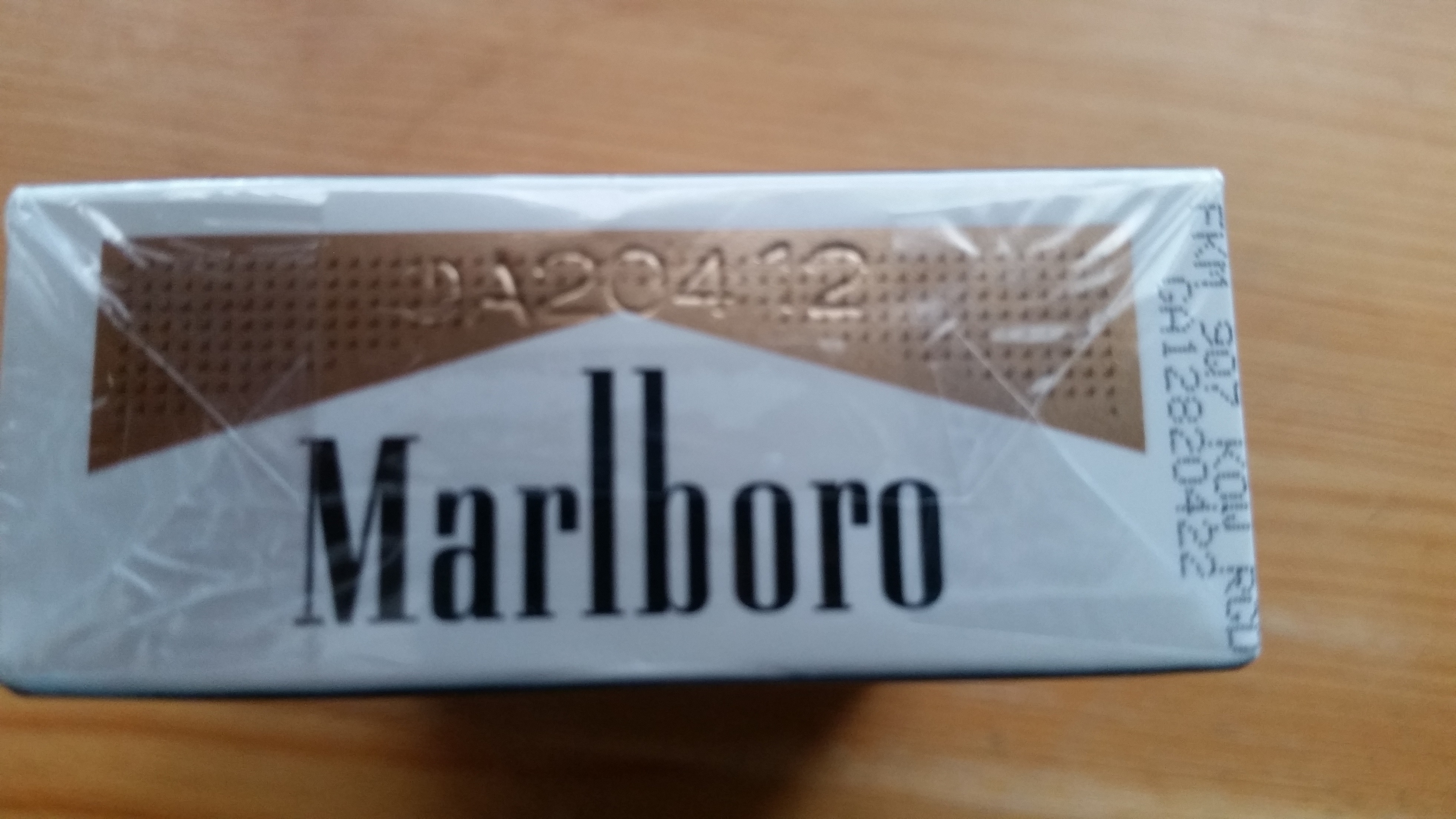 Zigarettenpackung WIE ALT? ( siehe Bilder ) (Leben, Rauchen, Zigaretten)