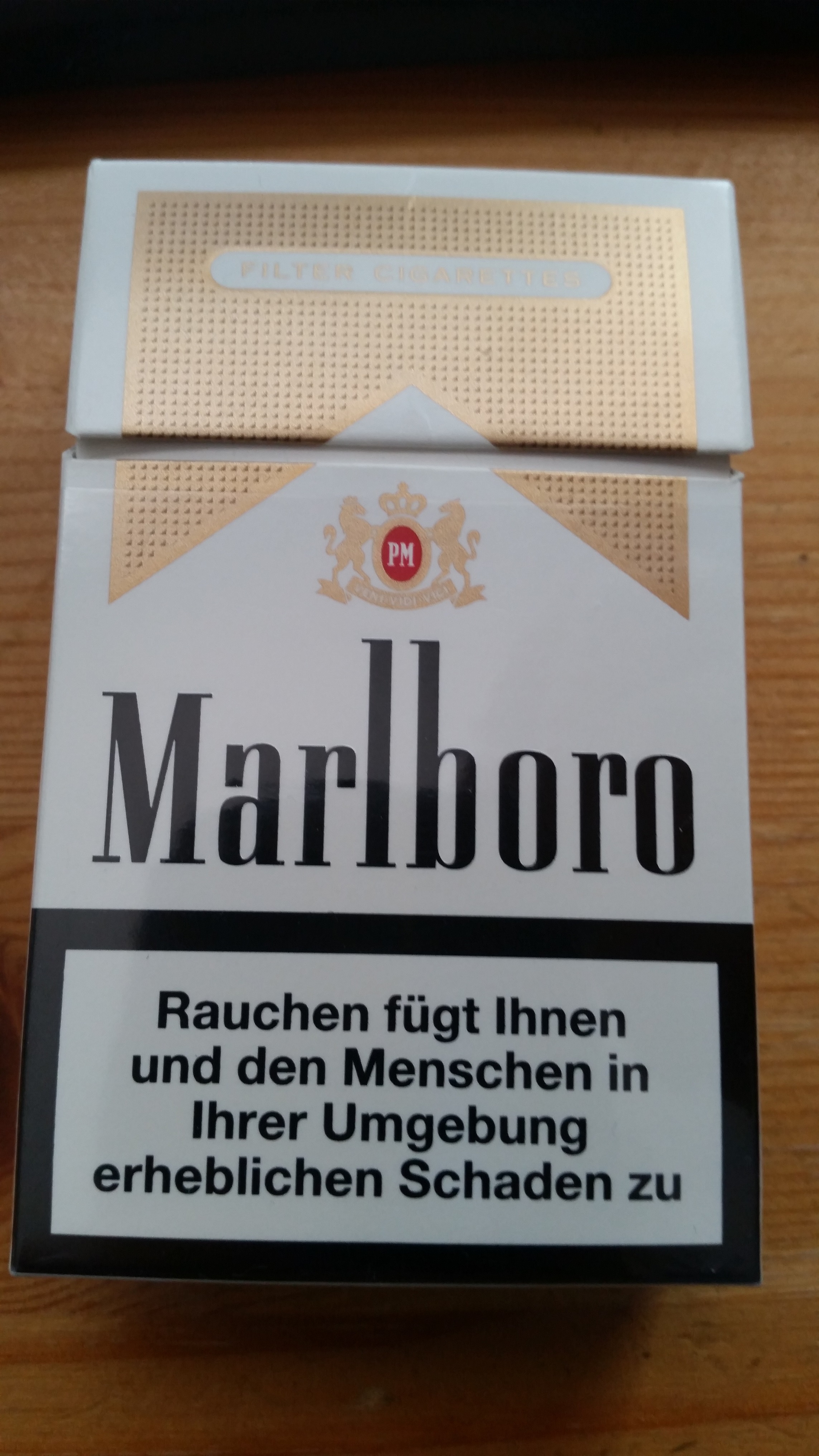 Zigarettenpackung WIE ALT? ( siehe Bilder ) (Leben, Rauchen, Zigaretten)