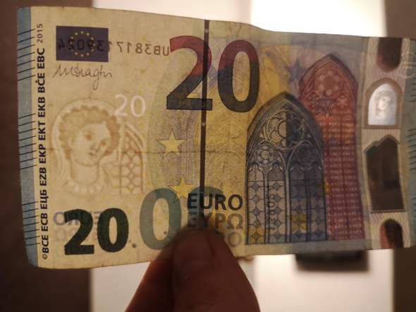 Wenn man 20 Euro oder mehr findet, sollte man lieber die Finger
