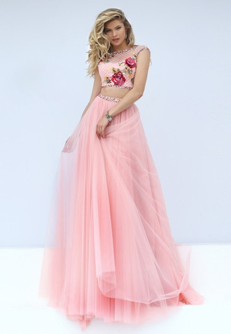 Beispiel 2 - (Mode, Abschluss, Kleid)