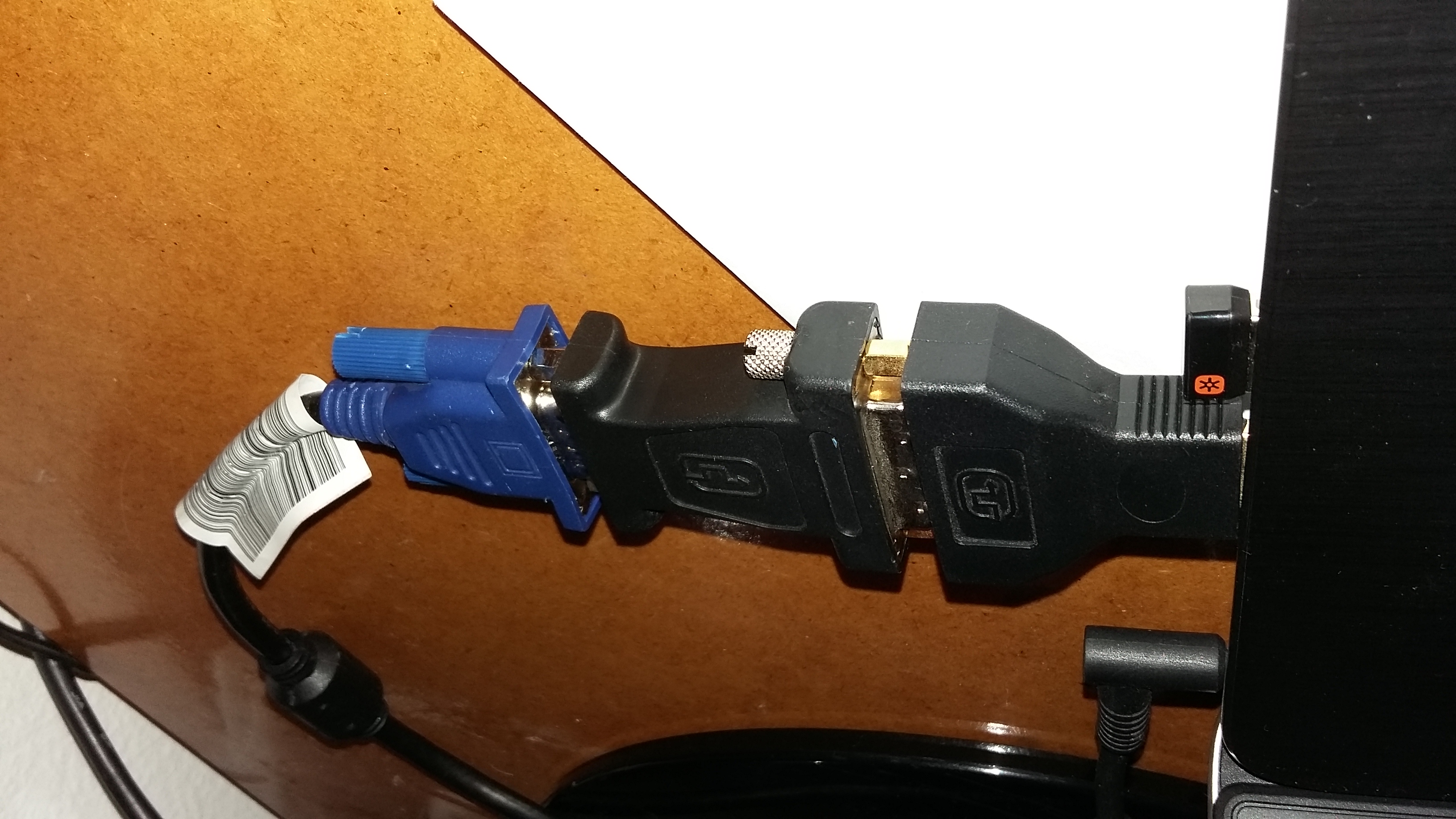 Zweiter Bildschirm wird nicht erkannt? VGA zu HDMI?