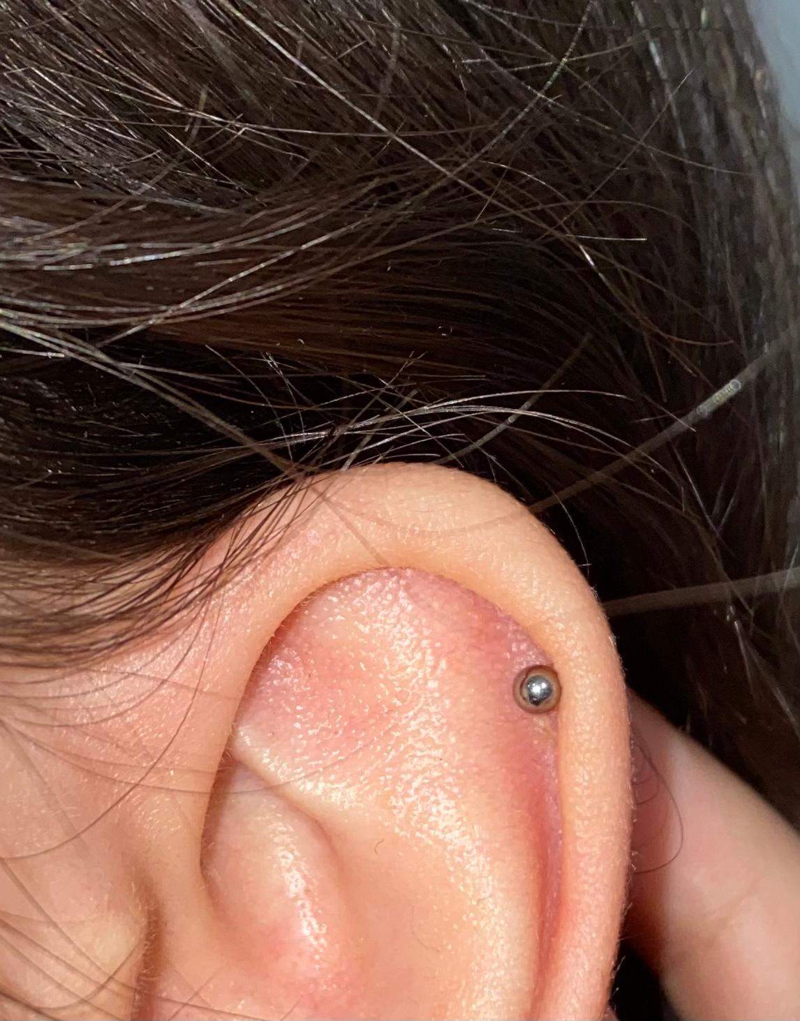 zweites helix piercing stechen gesundheit und medizin ohr nrw